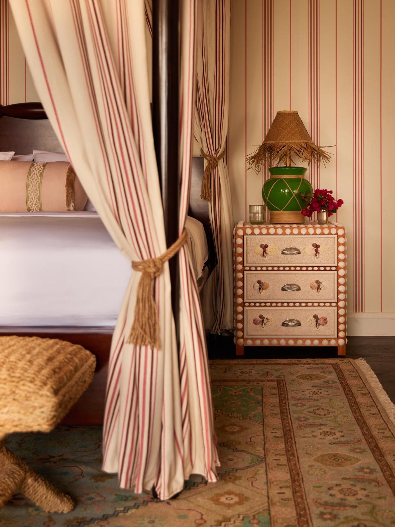 Coral Sands Inn & Cottages Dunmore Town Екстер'єр фото
